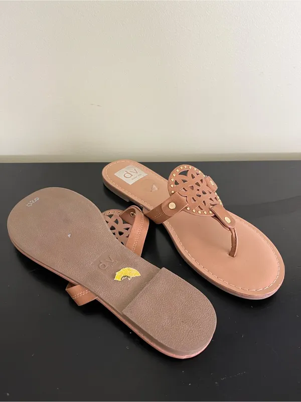 Dolce Vita Grimm Cognac Leather Thong Sandals with Decorative Medallion - Image 6