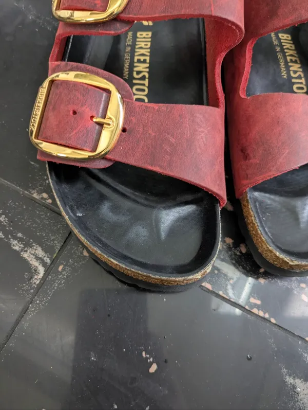 Birkenstock Arizona Big Buckle In Fire Red Oiled Leather Size 39 - Image 3