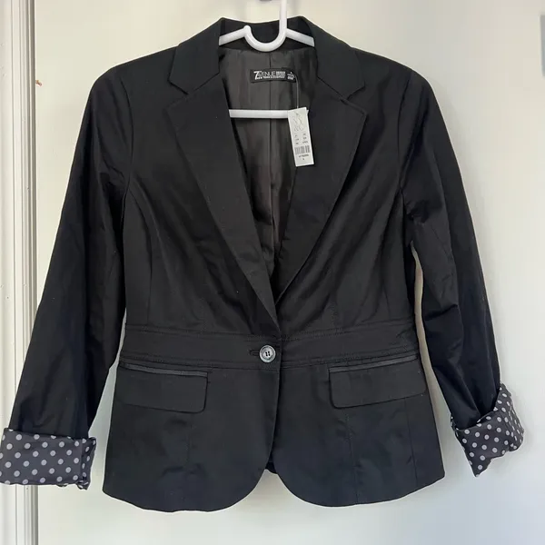 NEW Black Business Blazer from New York & Company - Image 6