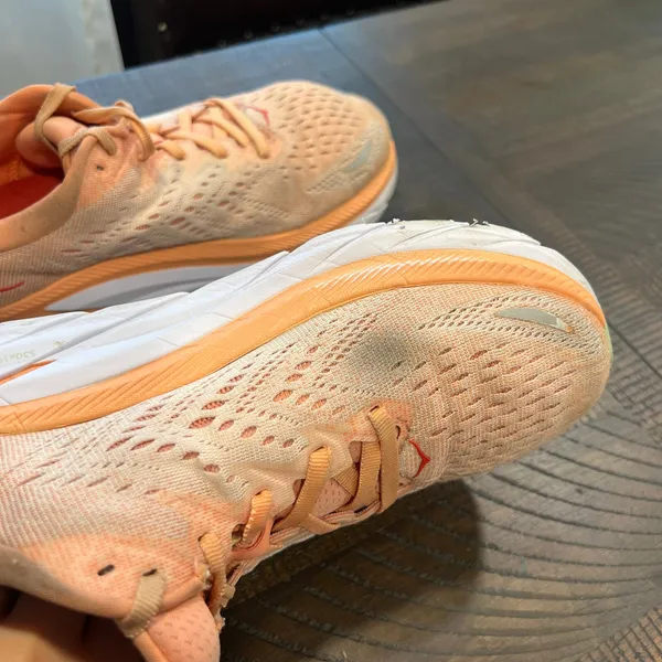 Hoka Clifton 8 melon color running shoes 8.5B women - Image 11
