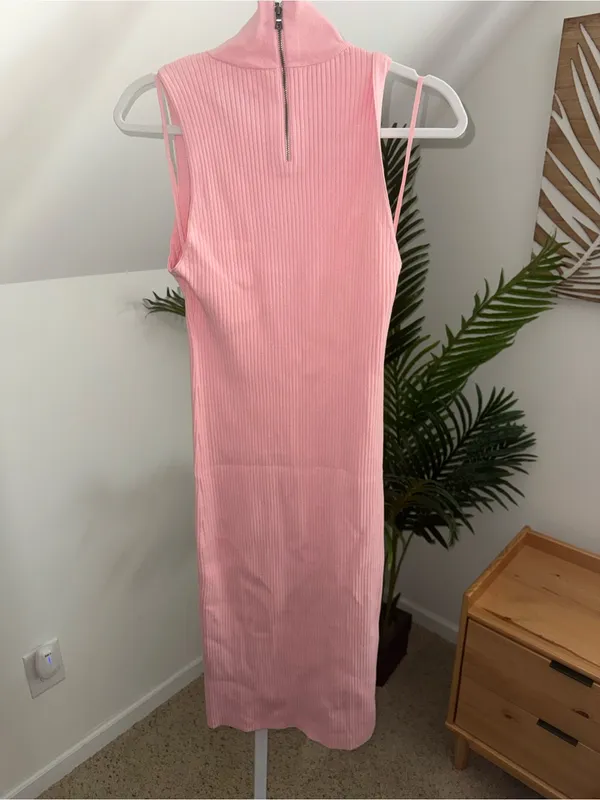 Alice + Olivia Brooklynne Turtleneck Fitted Rib Dress in Blush Pink M - Image 7