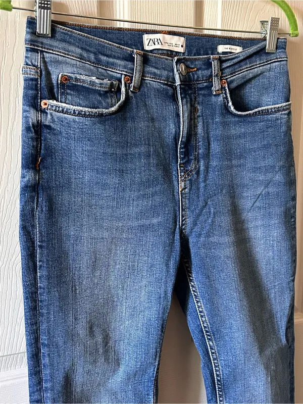 Zara The Bootcut Distressed Raw Frayed Hem Cropped Jeans Sz 6 Cotton Med Wash - Image 6