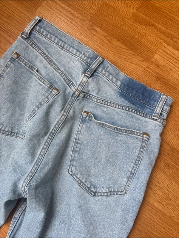 Abercrombie Curve Love Ultra High Rise Ankle Straight Jean - Image 6