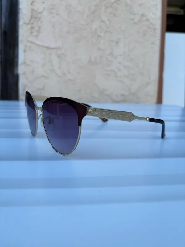 Gucci GG0074S Cat eye sunglasses gold metal frame purple gradient lenses - Image 13