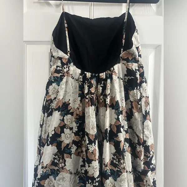 Abercrombie & Fitch Maxi dress size medium Low Back Babydoll floral - Image 6