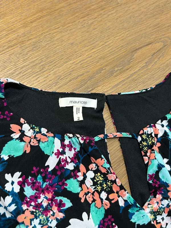 2X Plus size mid-length dress - Image 10