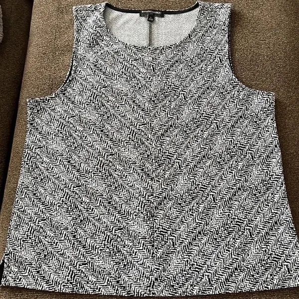 Banana Republic Sleeveless Black and White Abstract Pullover Shell- Large - Image 10