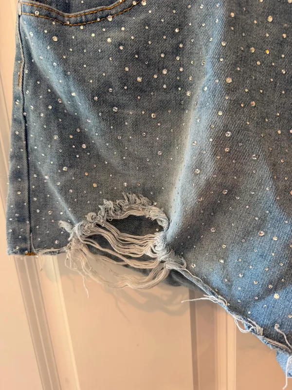 Cali 1850 Bedazzled Jean Shorts Size 13 - Image 2