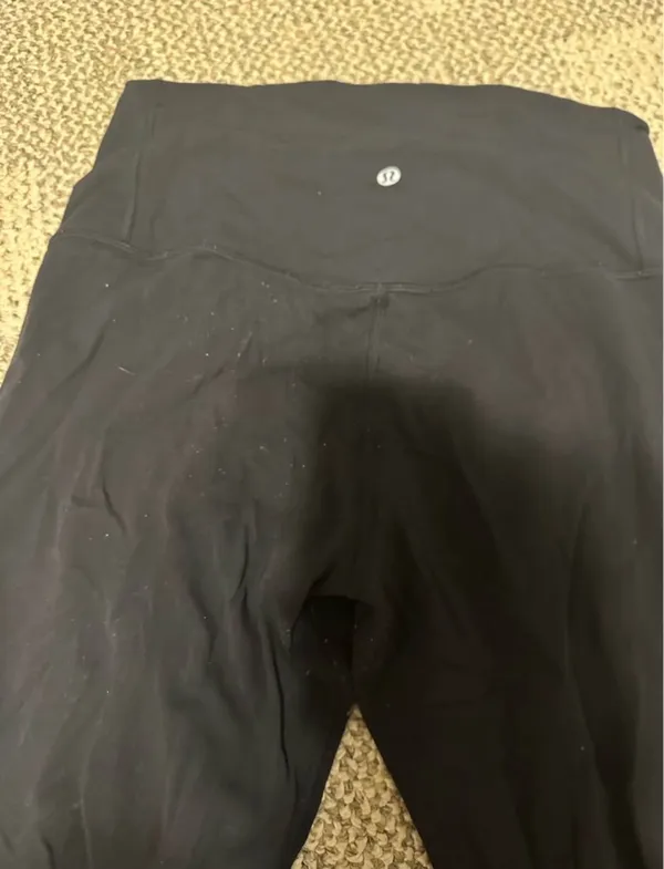 Women size 10 Lululemon cropped leggings - Image 7