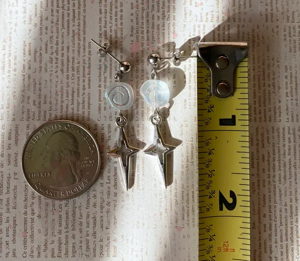quality Czech glass snail shell beads & sparkle star dangle earrings 🌀⭐️💦 - Image 7