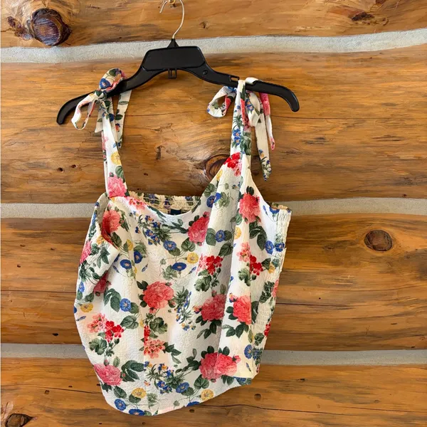Old Navy Cropped Fitted Floral Tank Top size XL - Image 2