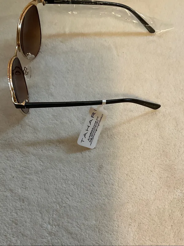 Tahari Black Frame Sunglasses with Brown Gradient Lenses - Image 4