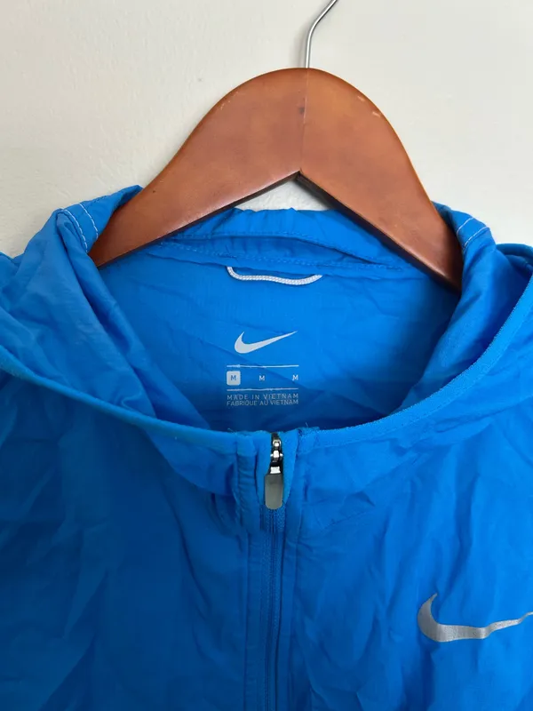 Nike full zip up running jacket  - Image 5