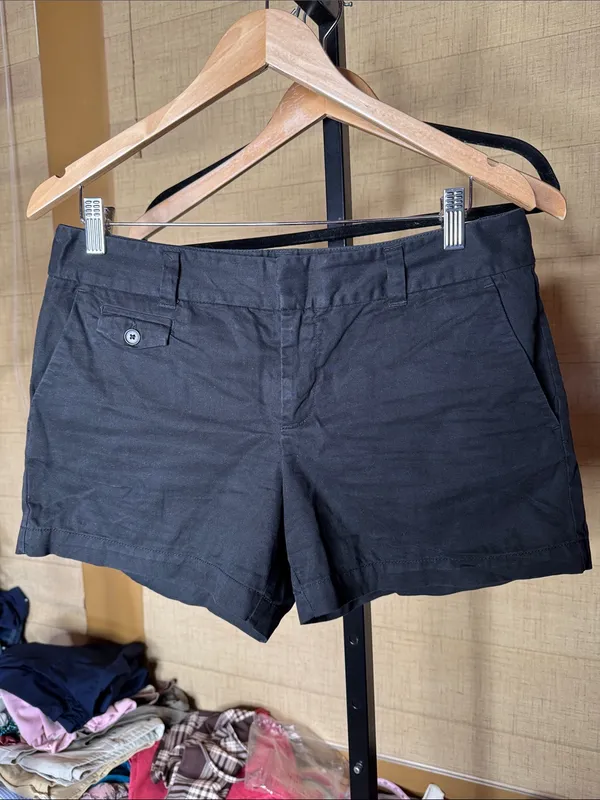 LOFT Riviera Black Cotton Chino Shorts Size 6 - Image 4