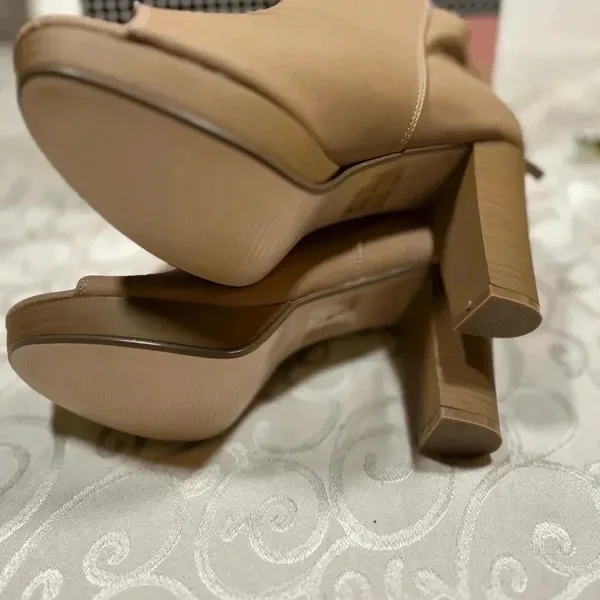 NIB! Stephen Ella back zipper, peekaboo toe, heeled booties size 9 - Image 7