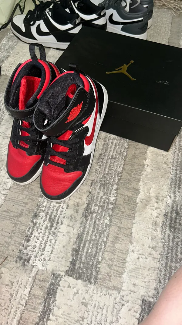 Kids nike jordan’s - Image 5