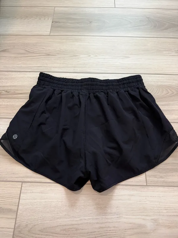Lululemon Hotty Hot Short *High-Rise 2.5" - Black - Image 4