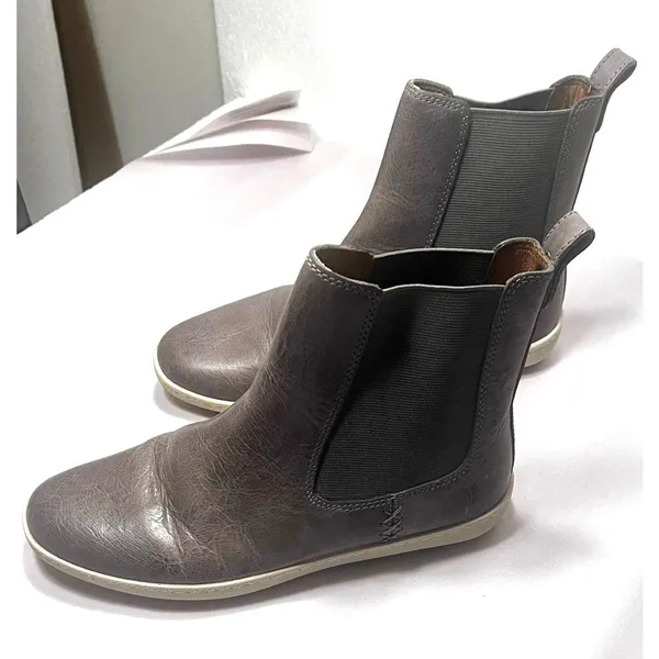 Frye Women 8 Gray Distressed Leather Melissa Chelsea Sneaker Bootie Ankle Boots - Image 3