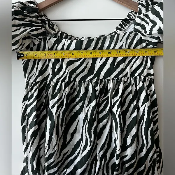 London Bridge X Listen To Me zebra print puff sleeve maxi dress square neck S - Image 5