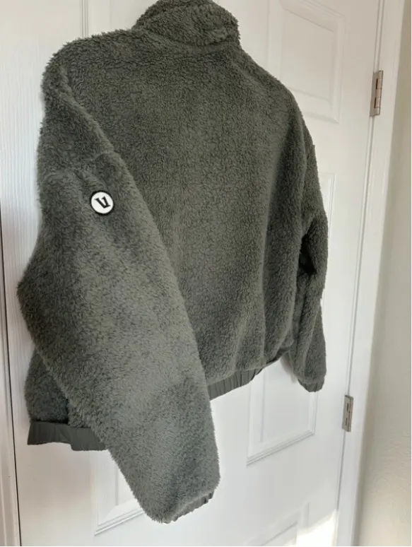 Vuori Sherpa Jacket size XS - Image 9