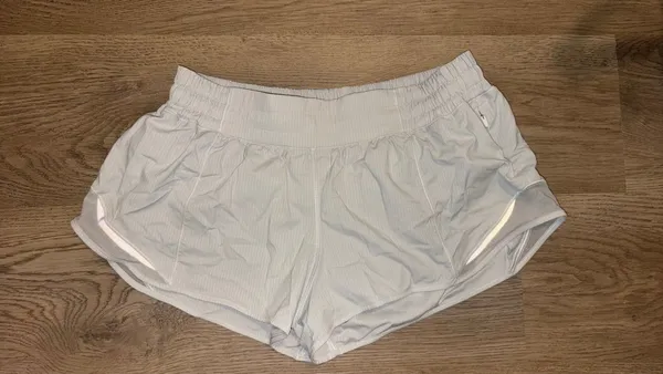 Lululemon Shorts Hotty Hot  - Image 2