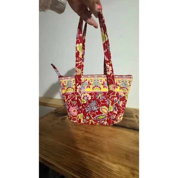 Vera Bradley Like Small Quilted Tote Bag Red Floral Paisley‎ Mesa Red Zipper Handbag - Image 5