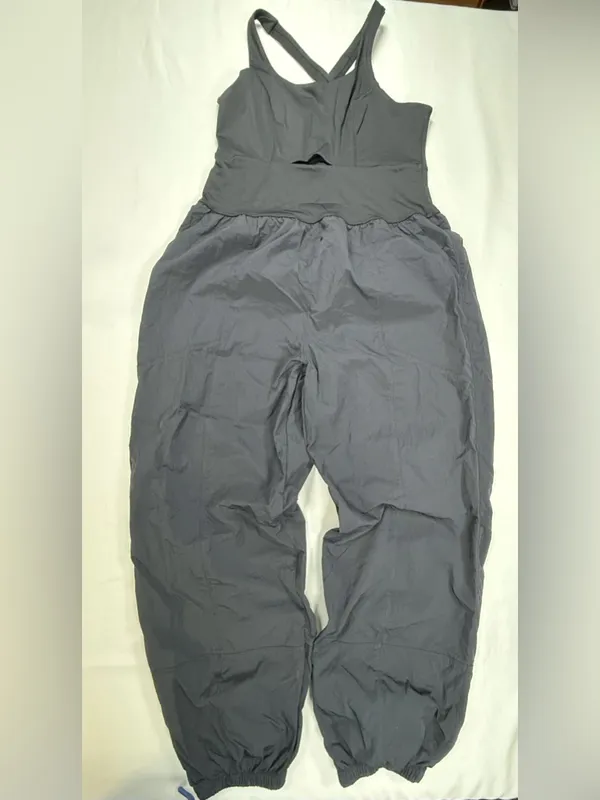 Sleeveless Black Cropped-Waist Jumpsuit with Elastic Ankles - Image 2