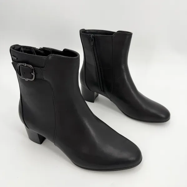 Clarks Boots Women 8 M Black Leather Linnae Up Waterproof Side Zip Ankle Bootie - Image 2