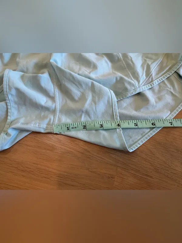 Lululemon Hotty Hot Short II Long 4" blue glow size 6 - Image 9
