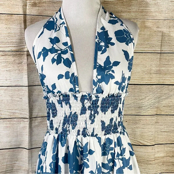 SheIn floral halter shirred waist A-line blue dress womens Size Large - Image 5