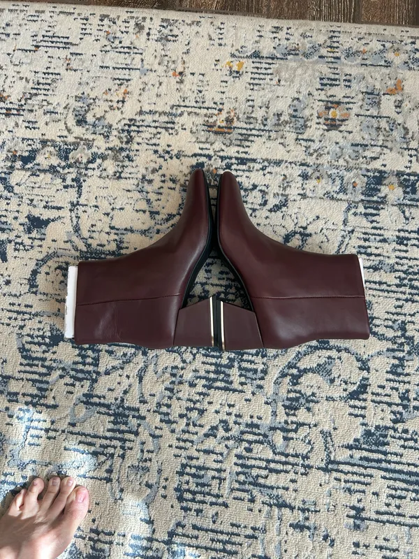KENNETH COLE NEW YORK Alec Block Heel Ankle Booties in Oxblood - Image 5