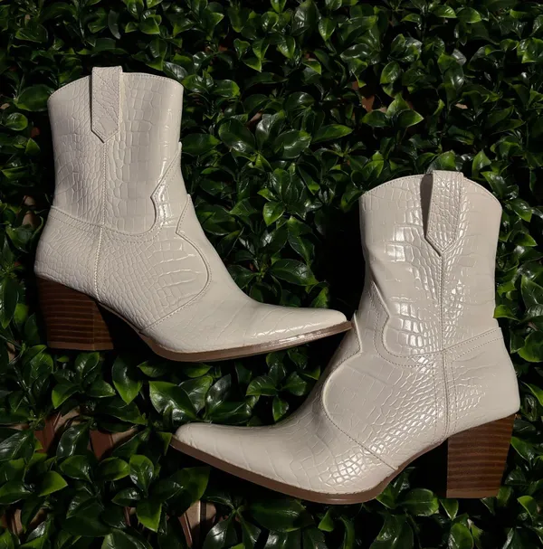 COCONUTS BY MATISSE | WOMENS Bambi Snake Pointed Toe Zippered Cowboy Booties Size 9 - Image 3