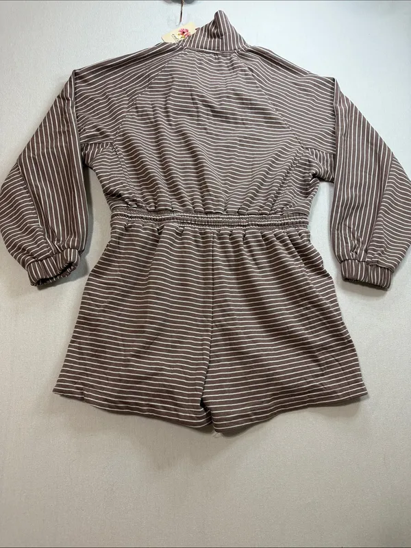entro Taupe & White Striped Half-Zip Romper - Image 9