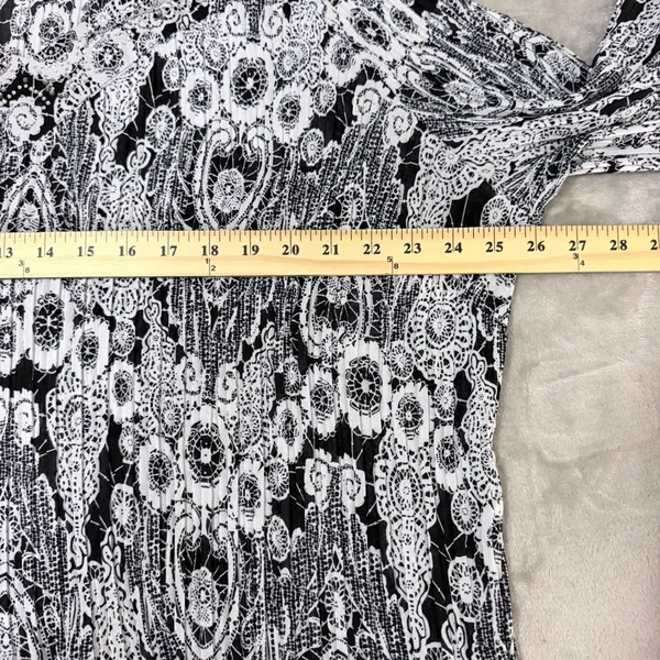 Avenue Blouse 30/32 Black White Whimsigoth Rhinestone Pleated Bell Sleeve Tunic - Image 7