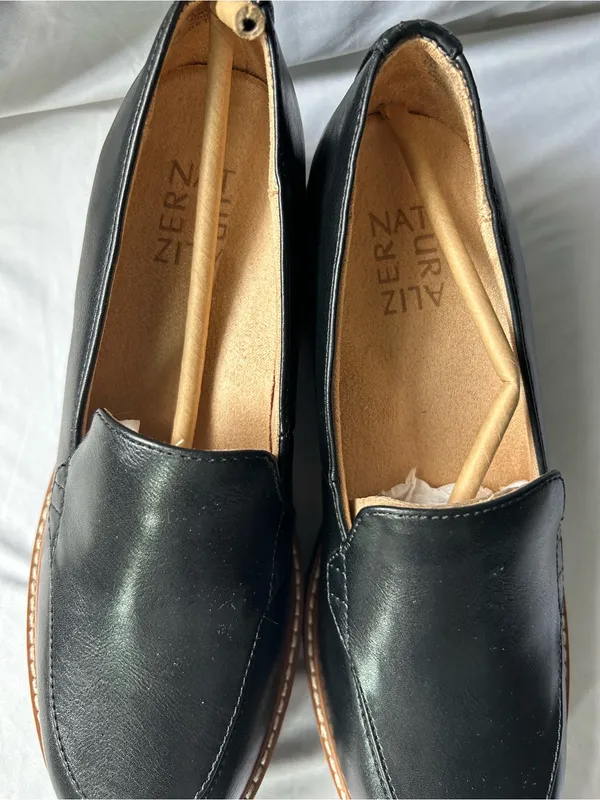 Naturalizer Black Leather Lug Sole Platform Loafers size 6 - Image 4