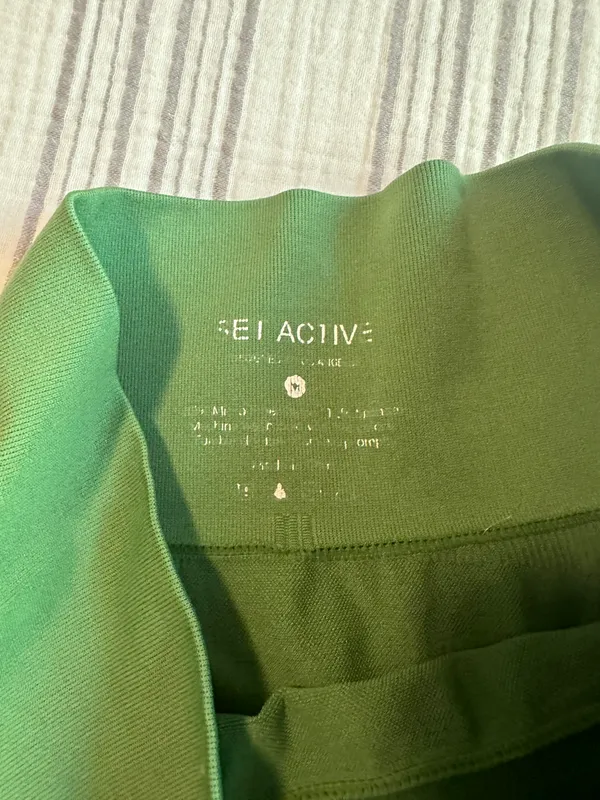 Revolve Set Active Shorts Apple Green - Image 3