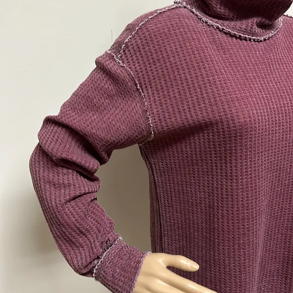 True Craft Mock Turtleneck Waffle Top with Raw Edged Trim in Maroon Size M - Image 4