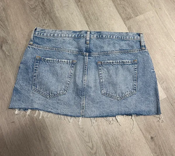 Gap denim skirt  - Image 4