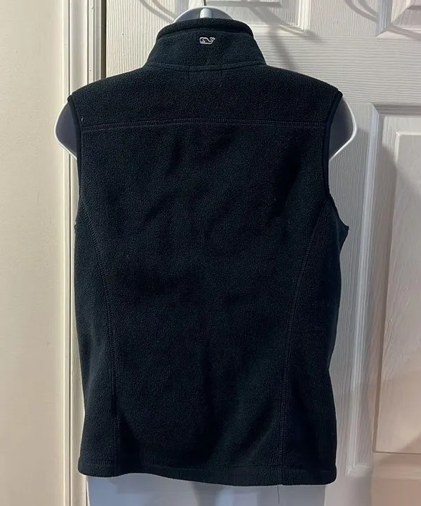 Vineyard Vines fleece vest size XS - Image 3