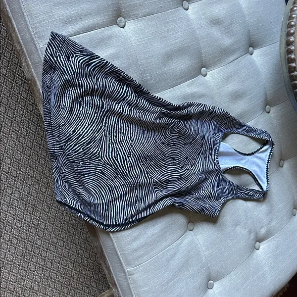 Lululemon Black White Zebra Print Razorback Tank - Image 3