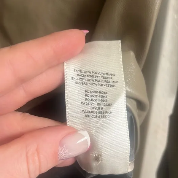 ✨Aritzia Babaton Vegan Leather Button Down Sz Small Shirt✨ - Image 8