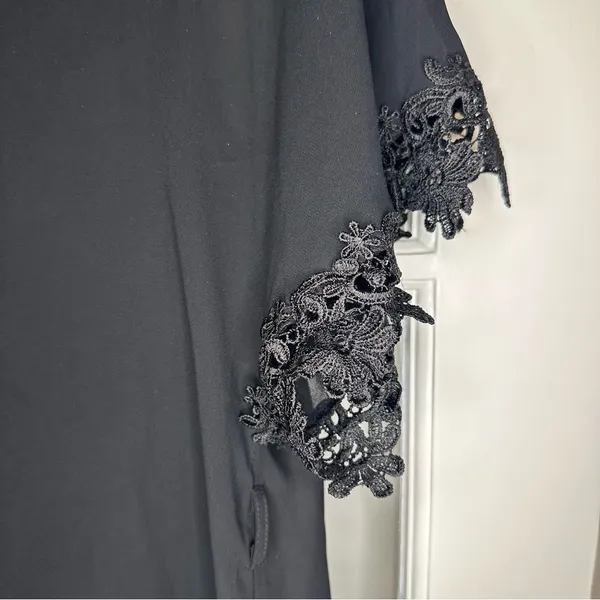 Ya Los Angeles Black Floral Crochet Trim Short Sleeve Dress Size Large - Image 4