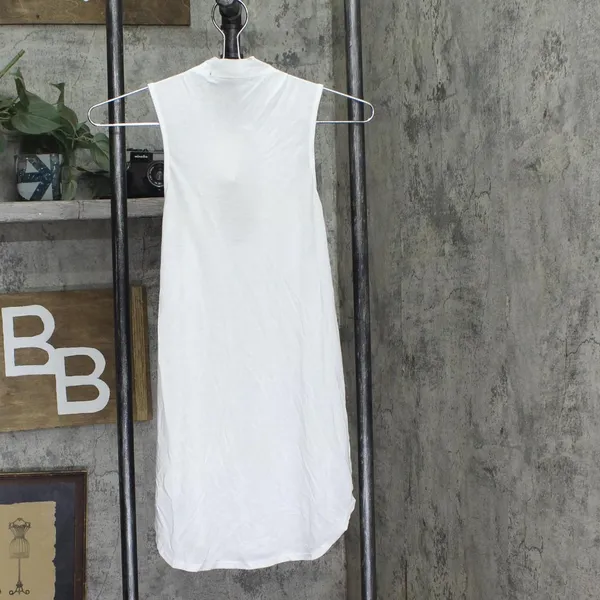 NWT Almost Famous Juniors Sleeveless Tie-Neck Tank Blouse Top White M - Image 3