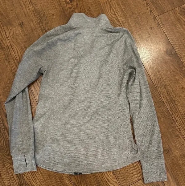 Old Navy Activewear jacket - Image 2