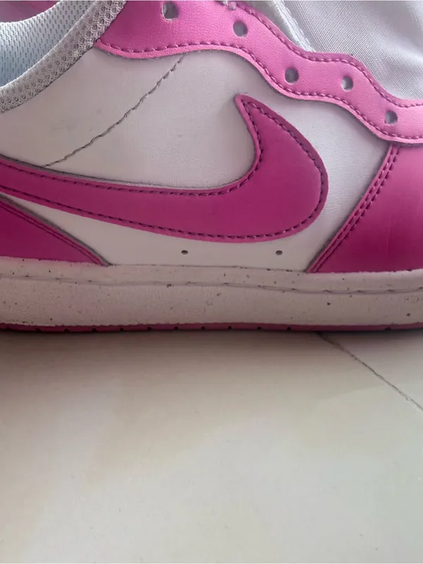 Nike Kids White and Pink Low-Top Sneakers - Image 11