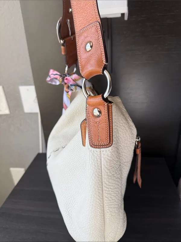 Coach Leather Hobo Bag with Tan Strap and White Body - Image 7