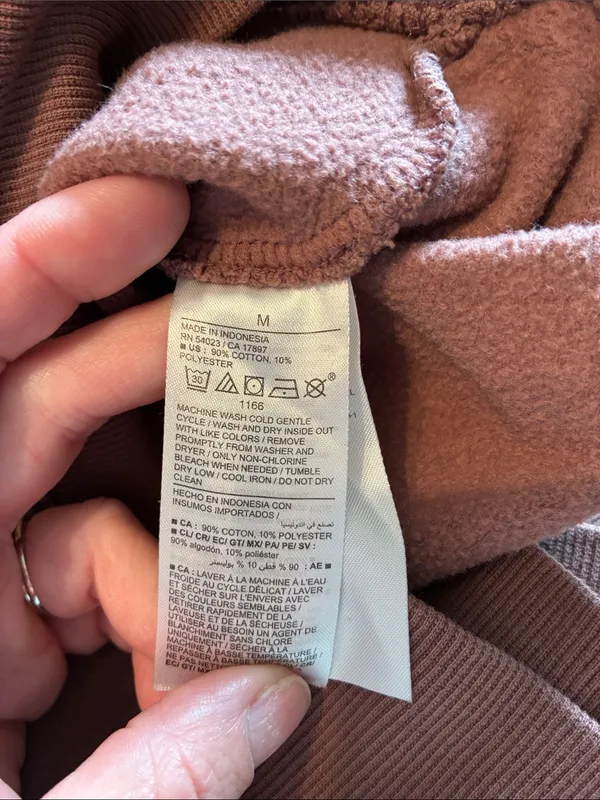 Old Navy crewneck sweatshirt - Image 4