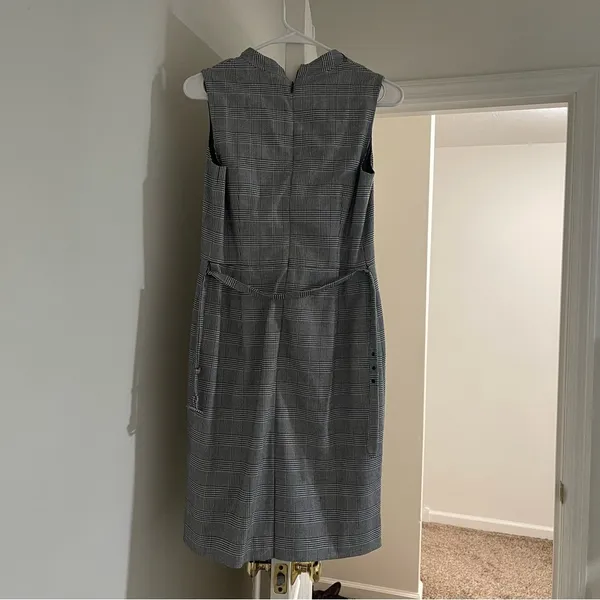 Ann Taylor Belted Sleeveless Dress in Glen Plaid 2 Petite - Image 5