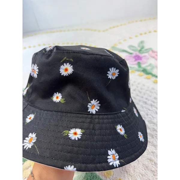 Alice + Olivia Daisy Floral Bucket Hat Black‎ White Stacey Bendet Sun Hat - Image 6