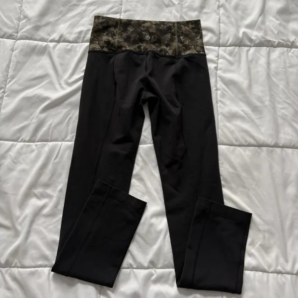 Lululemon Athletica Womens Black Camo‎ High Rise Leggings Pants Yoga Activewear - Image 6